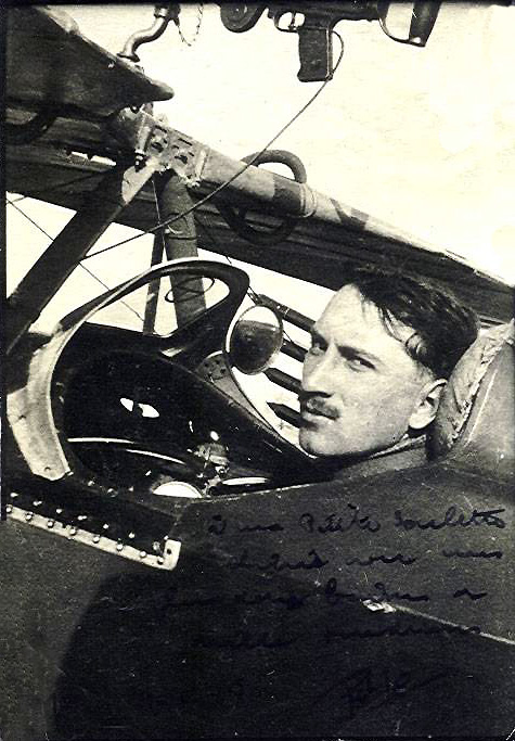 jo Guiguet dans son cockpit 1916